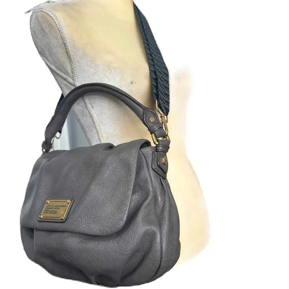★ EUC Marc Jacobs Pebble Leather Gray Crossbody Handbag Purse